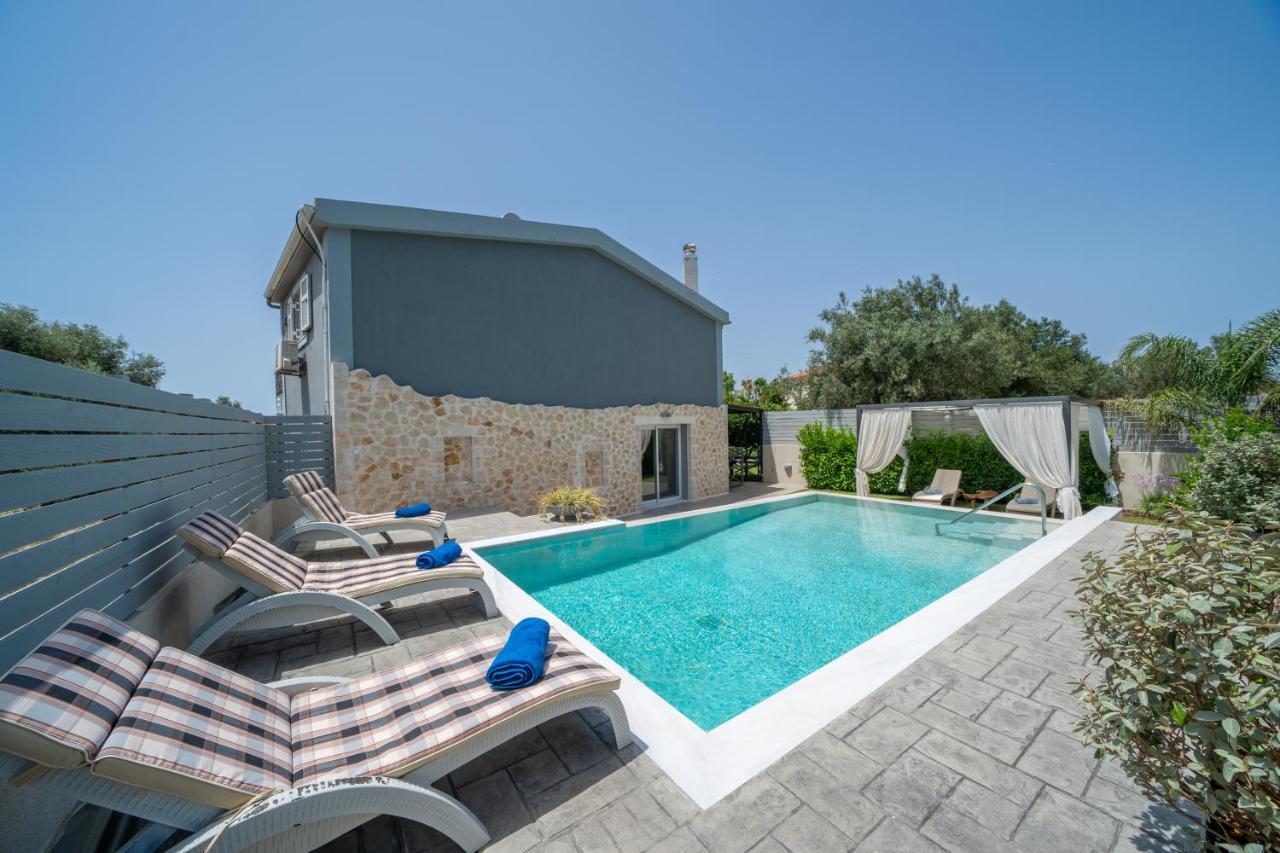 Popi'S Villa Svoronata Exterior photo